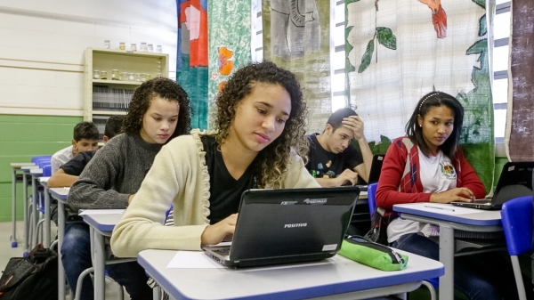 alunos em sala de aula